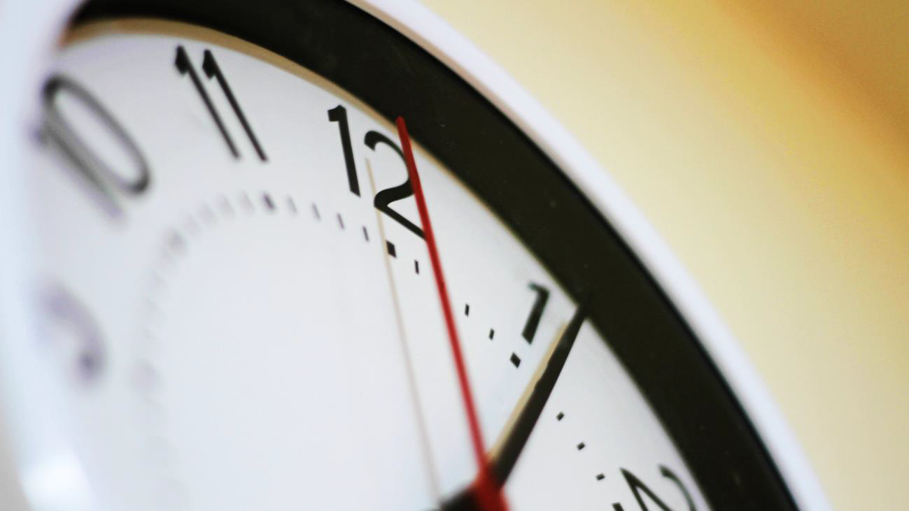 Clock representing time savings through vendor consolidation
