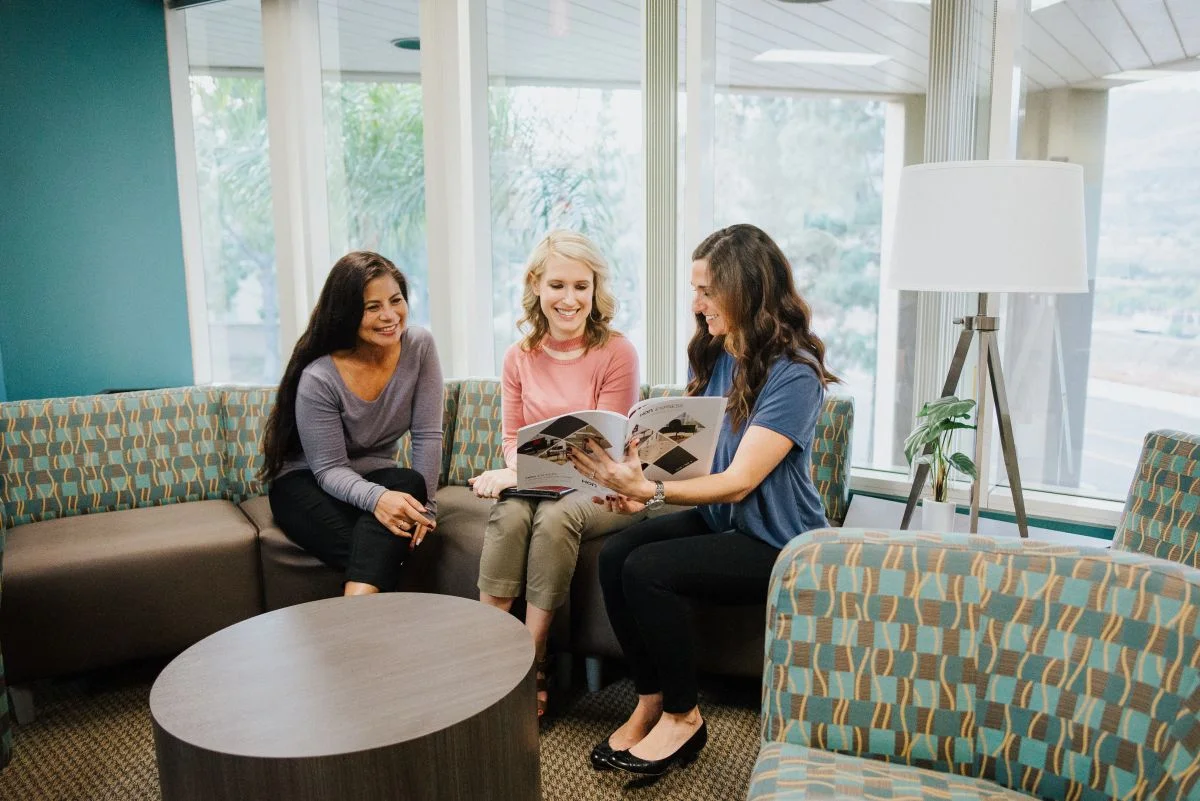 Office Solutions professional team photoshoot - Photo 4